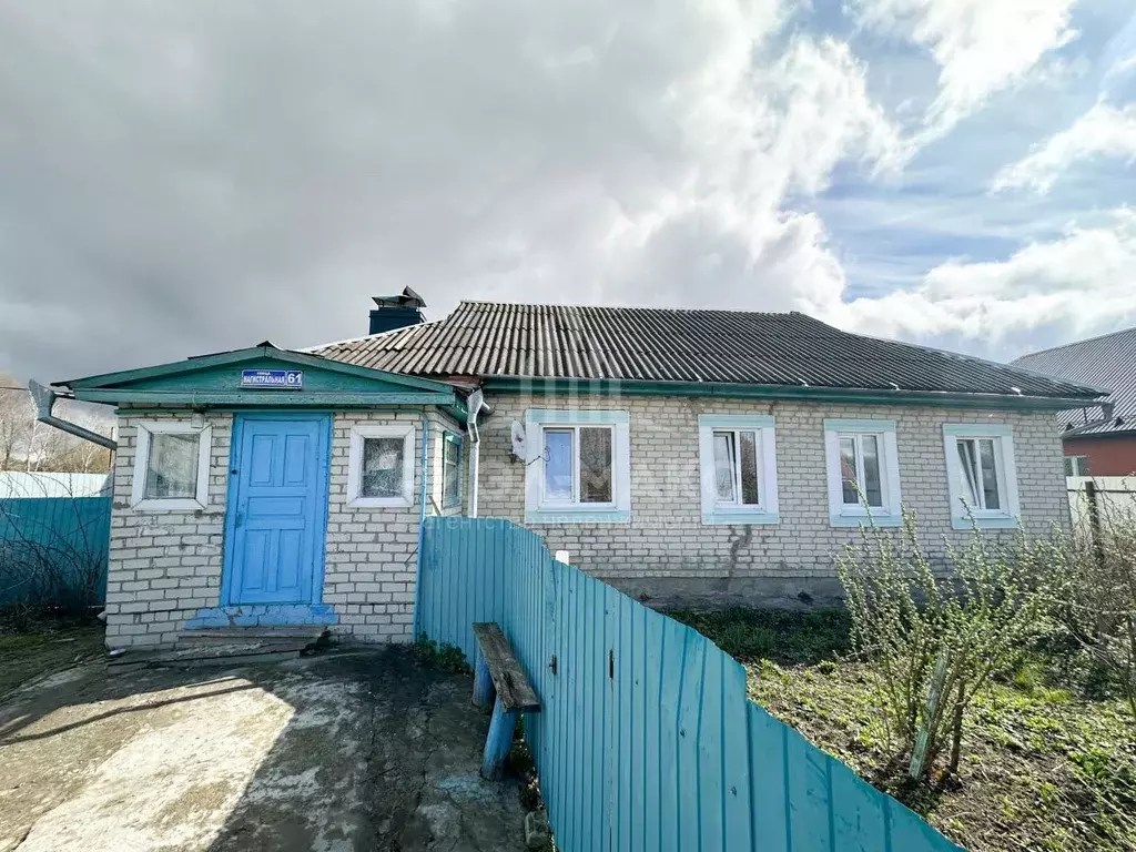 Дом в Брянская область, Карачевское городское поселение, с. Бережок ... - Фото 2
