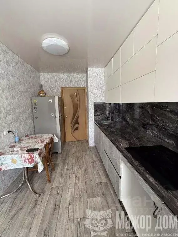 3-к кв. Саха (Якутия), Нерюнгри ул. Карла Маркса, 13 (65.0 м) - Фото 0