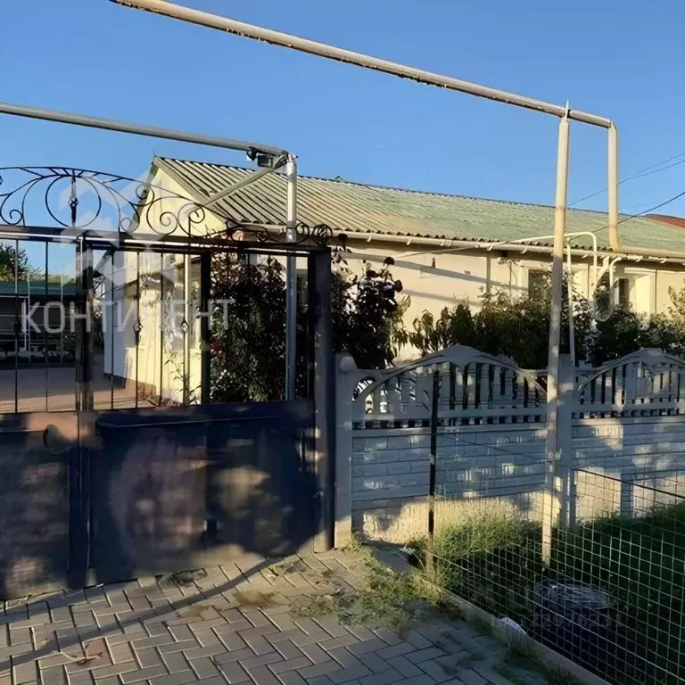 Дом в Крым, Сакский район, с. Суворовское ул. Суворовская (86 м) - Фото 1