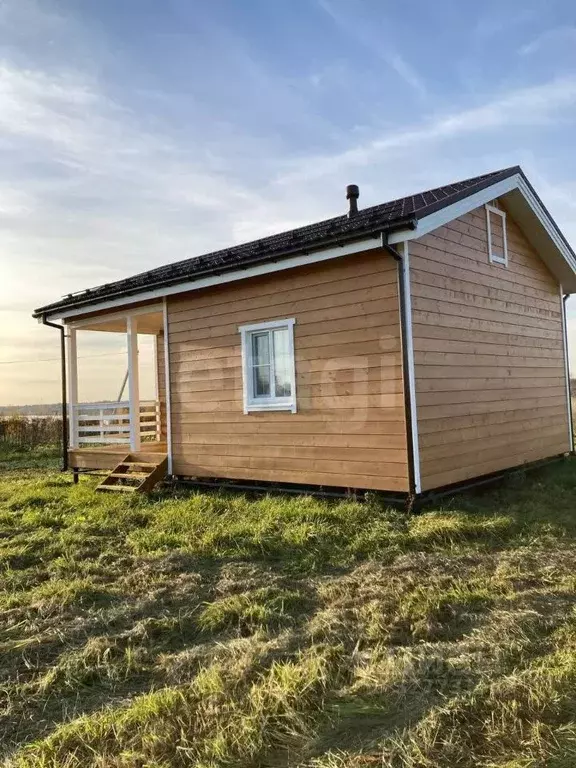 Дом в Ленинградская область, Лужский район, Ям-Тесовское с/пос, д. ... - Фото 1