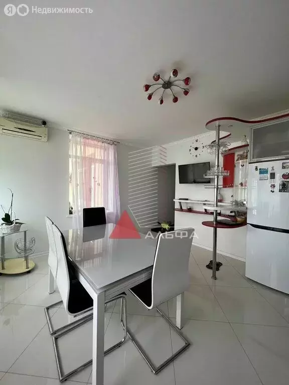 2-комнатная квартира: Евпатория, проспект Ленина, 51/50 (79.7 м) - Фото 1