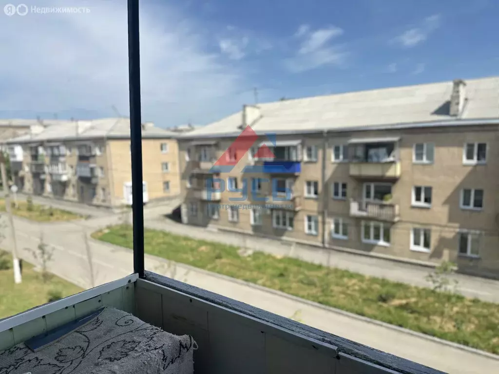 2-комнатная квартира: Коркино, улица Мира, 47 (48 м) - Фото 1