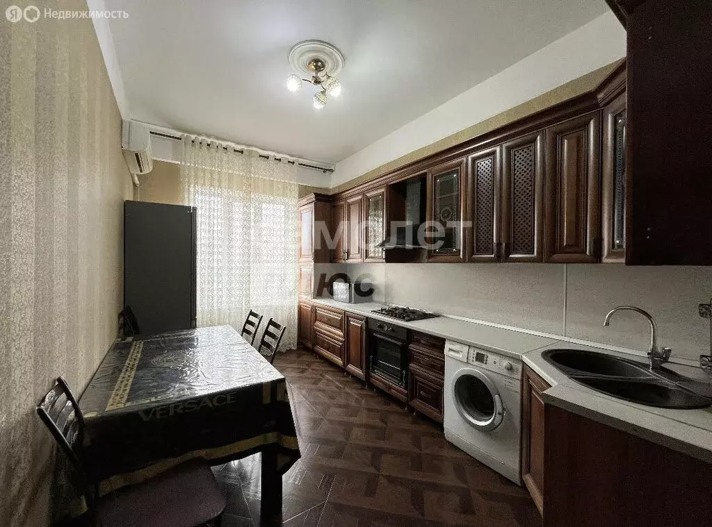 2-комнатная квартира: Махачкала, улица Вузовское Озеро, 15А (55 м) - Фото 1
