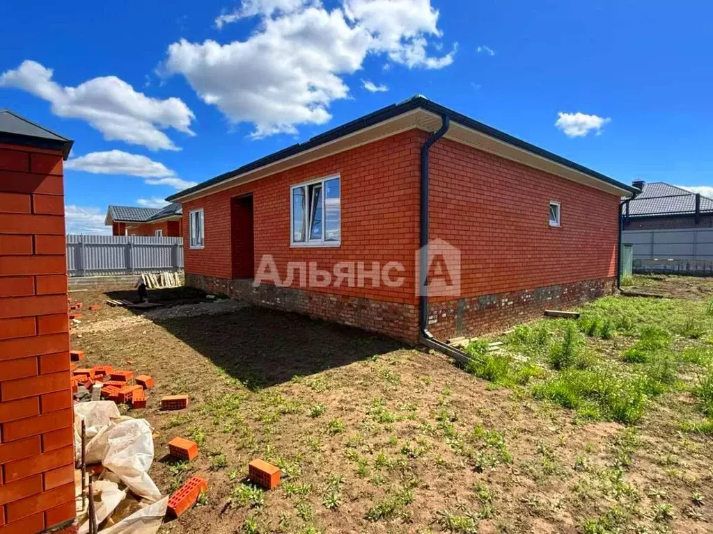 Дом в Краснодарский край, Усть-Лабинск ул. М.Ф. Форостинова (120 м) - Фото 2