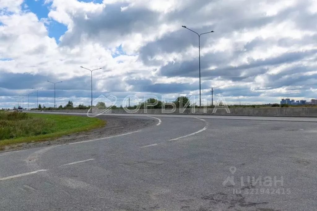 Участок в Тюменская область, Тюмень дор. Окружная (932.38 сот.) - Фото 1