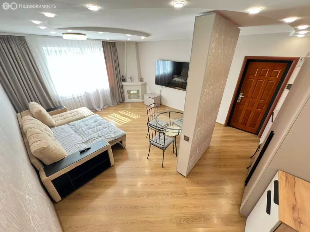 4-комнатная квартира: Первоуральск, улица Талица, 3 (78.8 м) - Фото 1