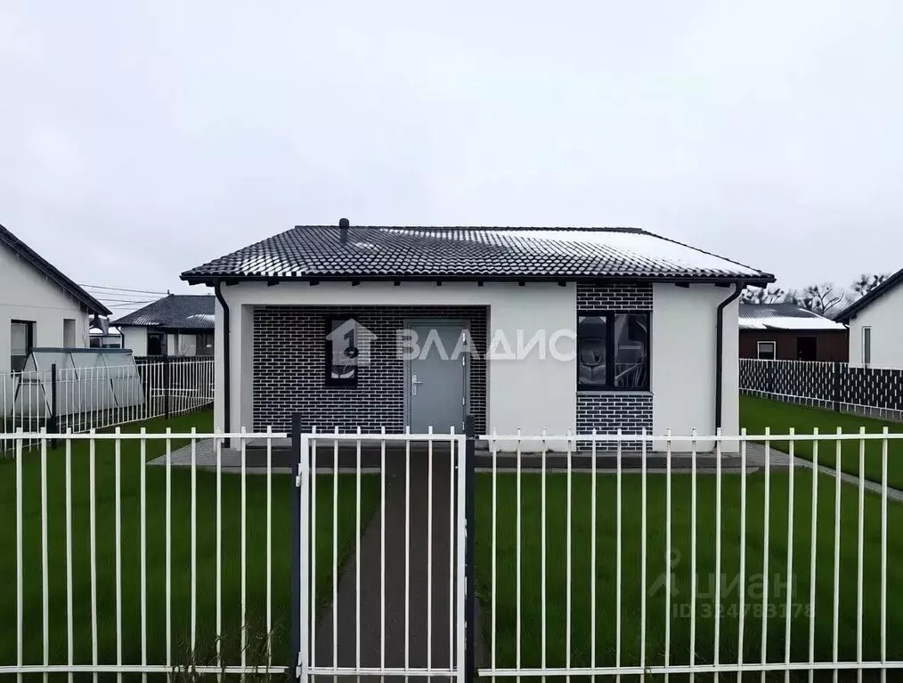 Дом в Калининградская область, Гурьевский муниципальный округ, пос. ... - Фото 1