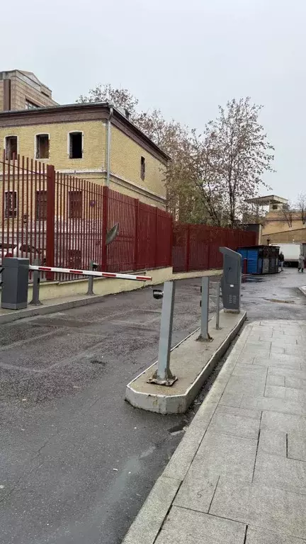 Гараж в Москва ул. Буженинова, 26/6 (12 м) - Фото 1