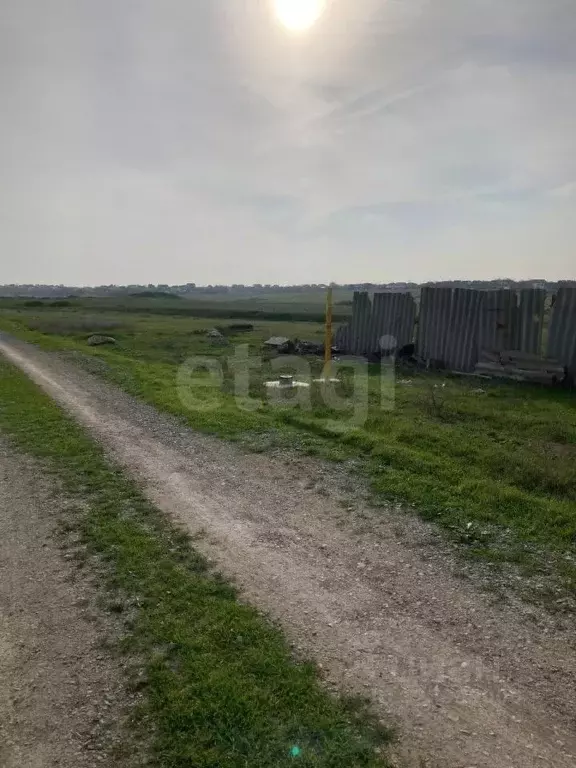 Участок в Крым, Сакский район, Суворовское с/пос, с. Великое ул. ... - Фото 1