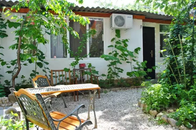 Дом в Крым, Феодосия ул. Халтурина, 4 (80 м) - Фото 1