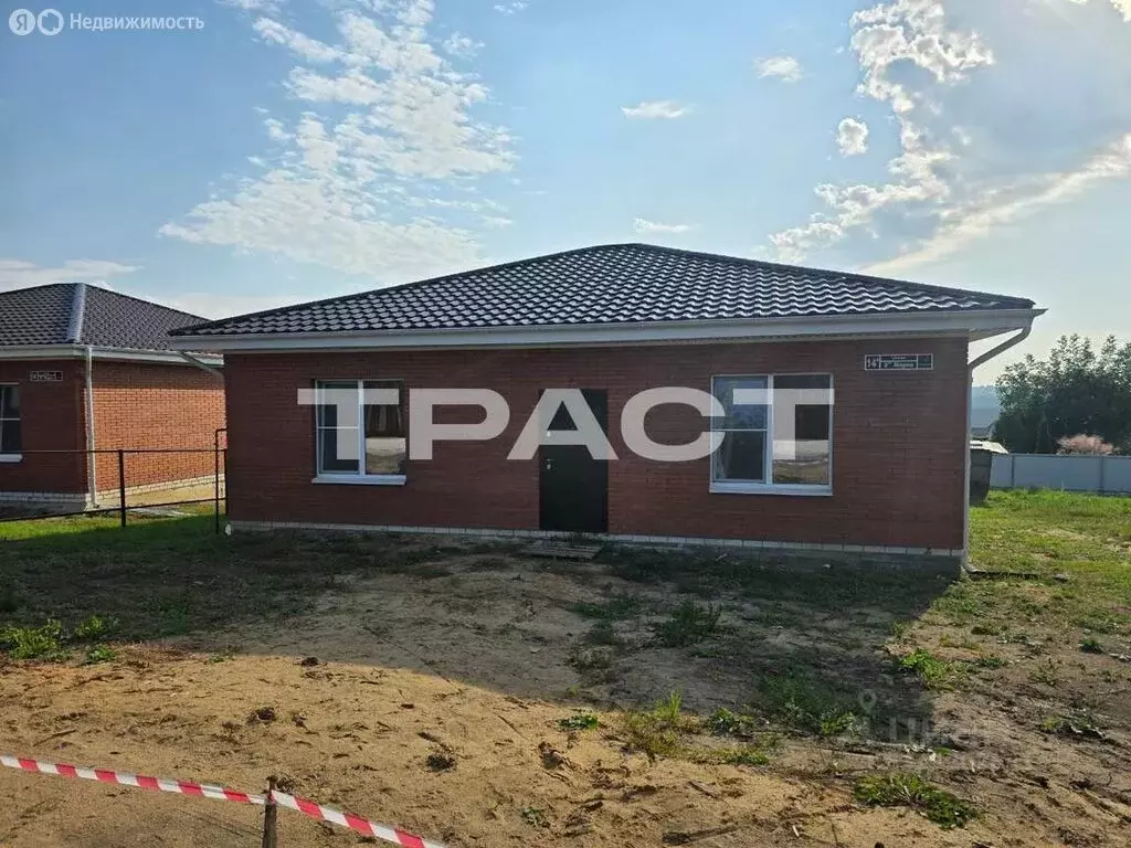 Дом в Семилукский район, село Губарёво (98 м) - Фото 1