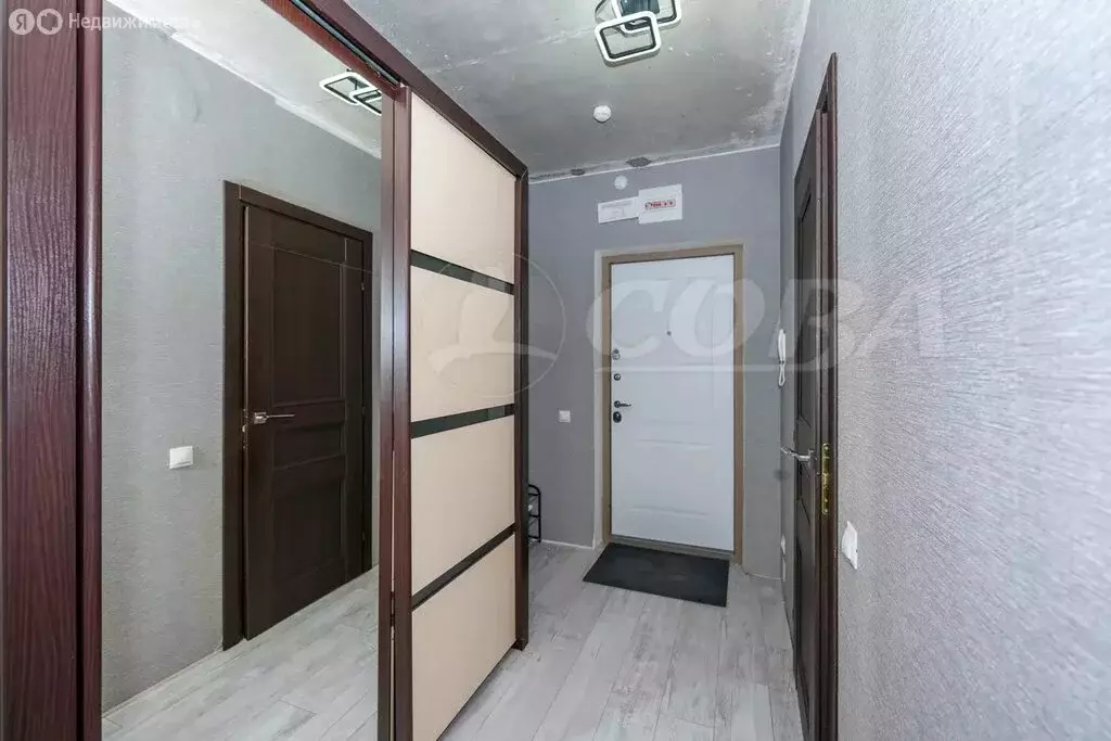 1-комнатная квартира: Тюмень, улица Василия Малкова, 12 (32 м) - Фото 2