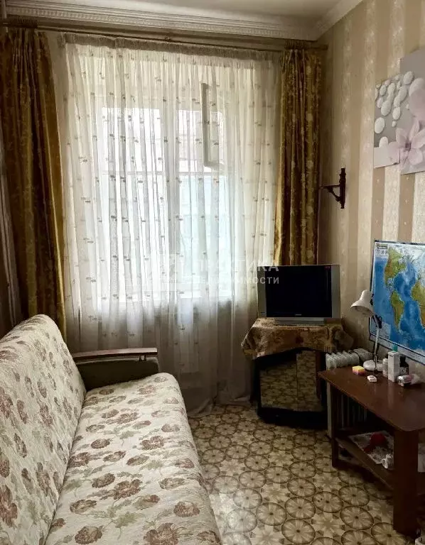 Продается комната в 5-комнатной квартире - Фото 1