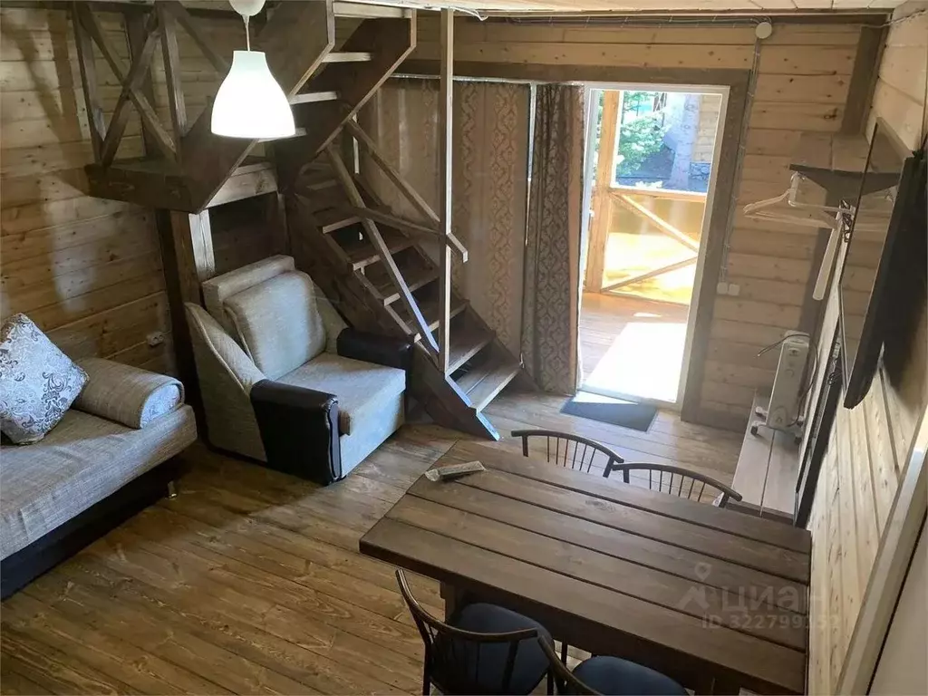 Дом в Алтай, Чемальский район, Узнезинское с/пос, с. Узнезя ул. ... - Фото 0