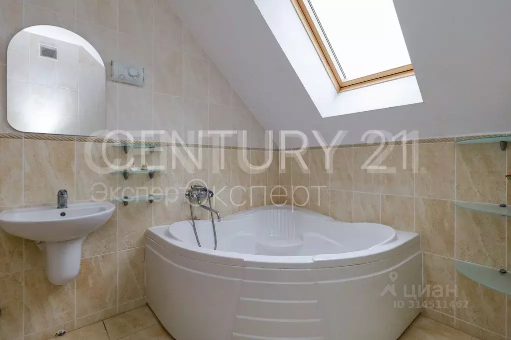 Дом в Калининградская область, Балтийск Дачная ул., 3 (183 м) - Фото 1