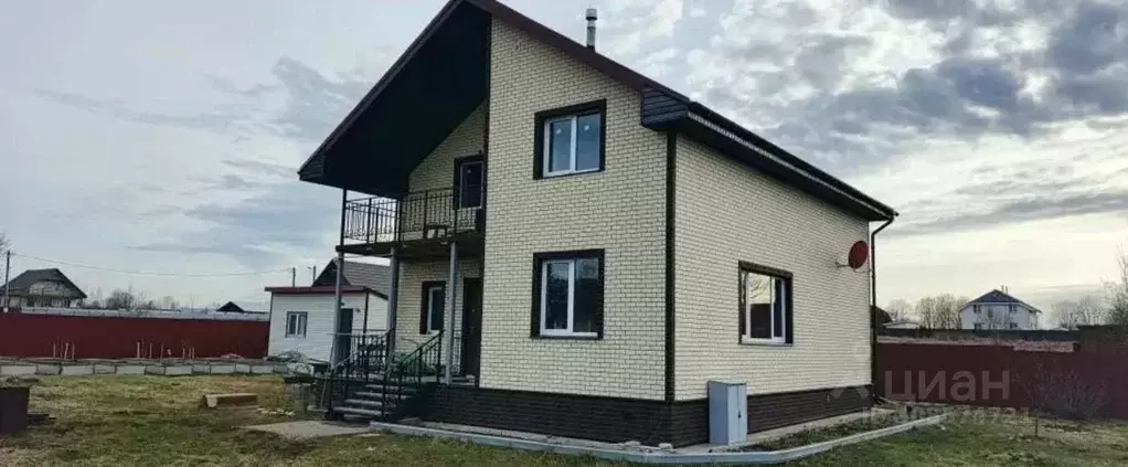 Дом в Новгородская область, Новгородский район, Савинское с/пос, д. ... - Фото 1