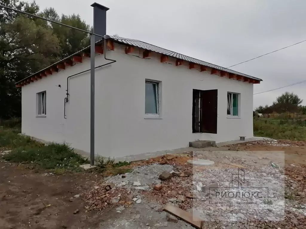 Дом в Челябинская область, с. Агаповка ул. Известковая, 24Б (100 м) - Фото 1