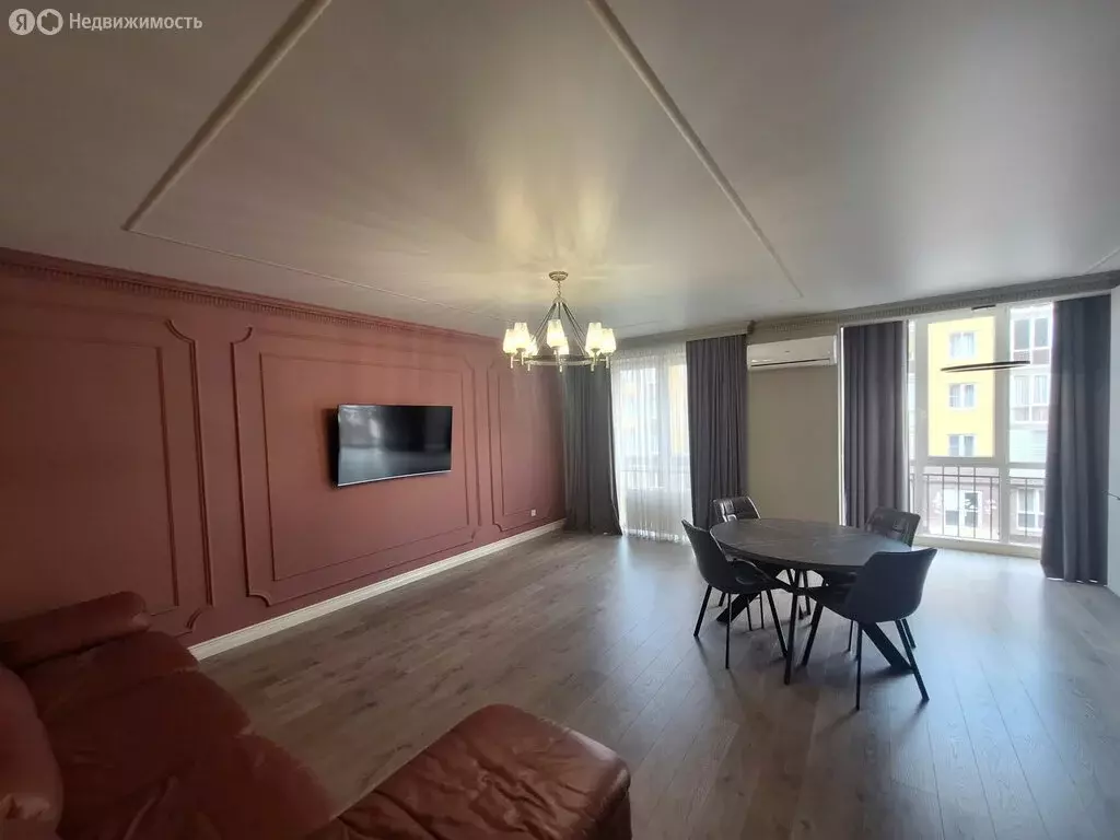 2-комнатная квартира: Владикавказ, улица Шамиля Джикаева, 5Б (67 м) - Фото 1