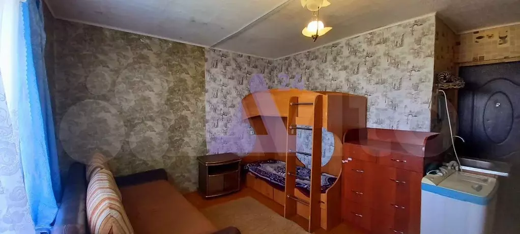 Комната 18 м в 3-к., 4/4 эт. - Фото 0