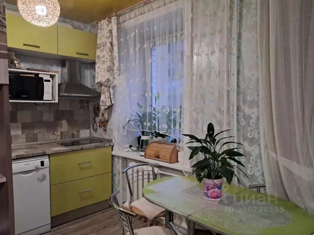 2-к кв. Иркутская область, Иркутск Российская ул., 1 (42.6 м) - Фото 1