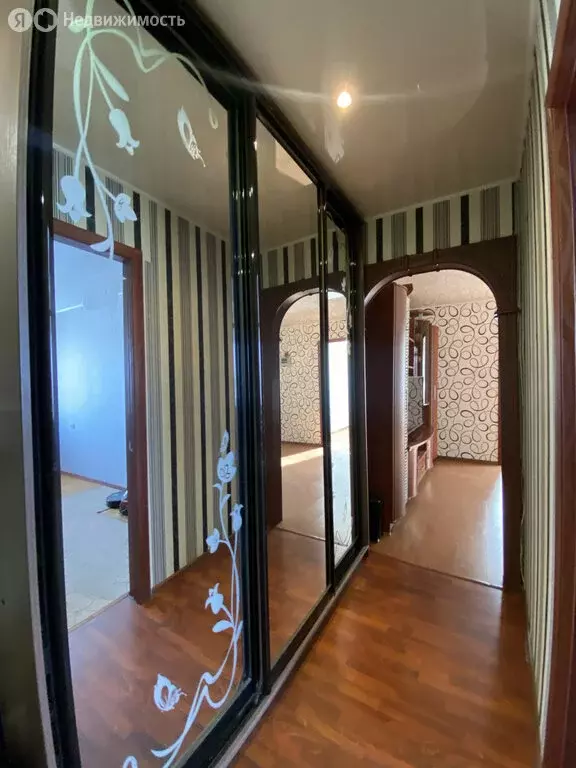 4-комнатная квартира: Октябрьский, 25-й микрорайон, 16 (61.4 м) - Фото 1