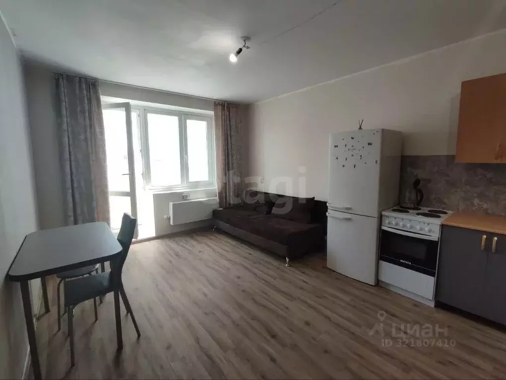 2-к кв. Тюменская область, Тюмень ул. Федюнинского, 56к1 (67.0 м) - Фото 1