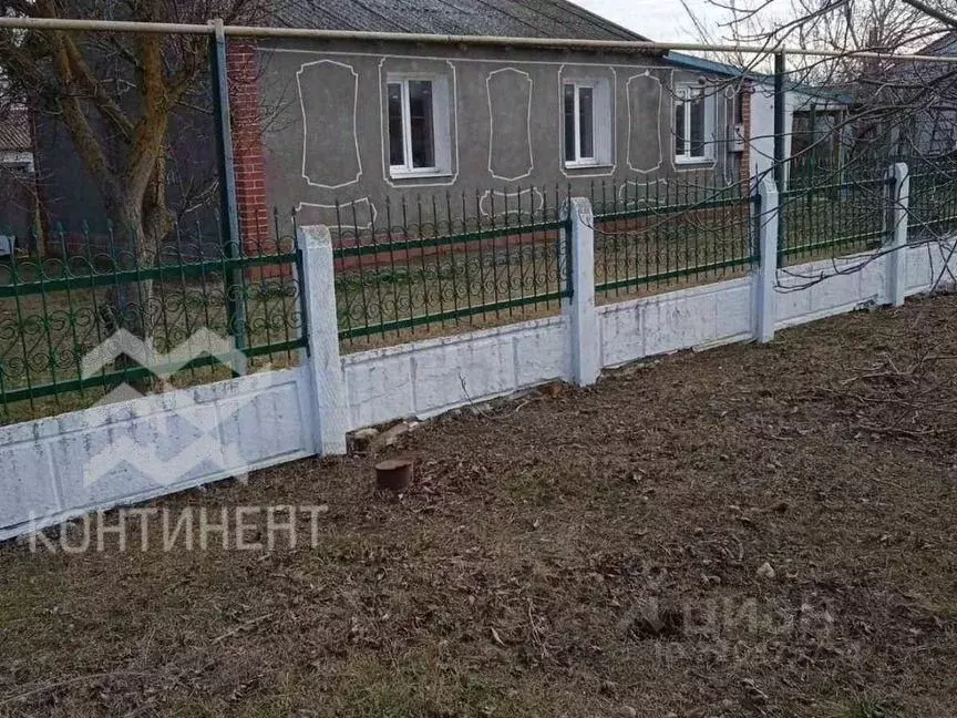Дом в Крым, Черноморский район, с. Кировское ул. 50 лет СССР, 11 (90 ... - Фото 0