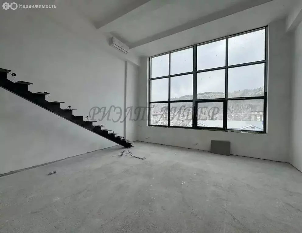 1-комнатная квартира: Горно-Алтайск, Комсомольская улица, 7 (50 м) - Фото 1