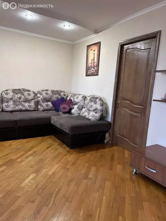 4-комнатная квартира: Невинномысск, улица Калинина, 180 (123.6 м) - Фото 0