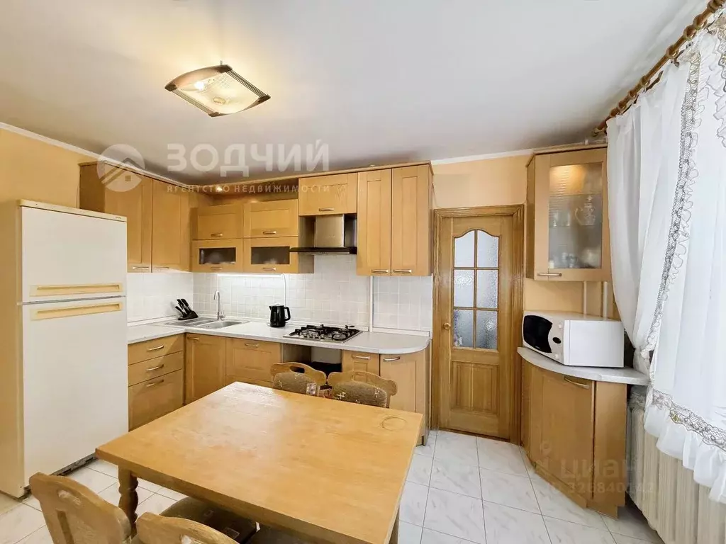 4-к кв. Чувашия, Чебоксары Ярмарочная ул., 5 (110.0 м) - Фото 1