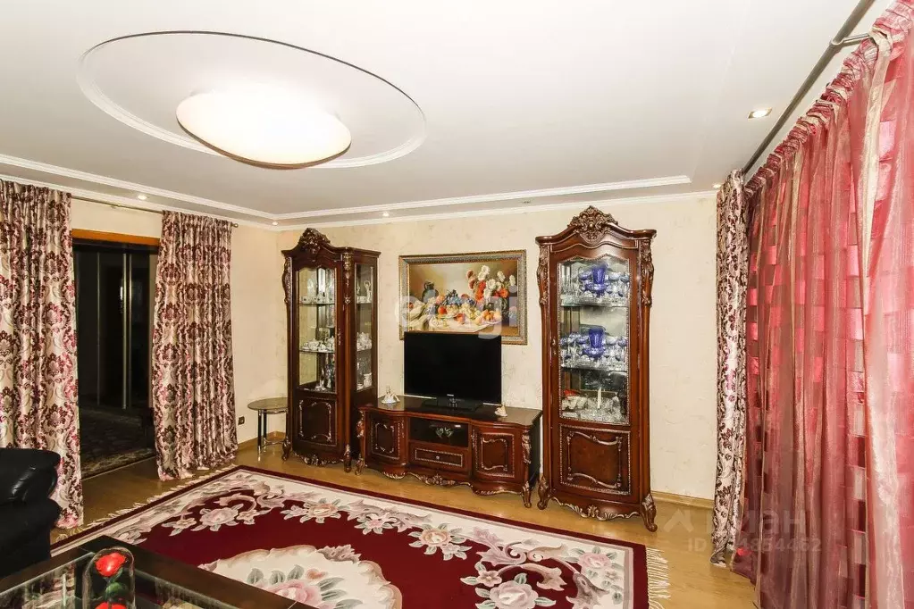 2-к кв. Тюменская область, Тюмень Уральская ул., 53 (80.0 м) - Фото 1