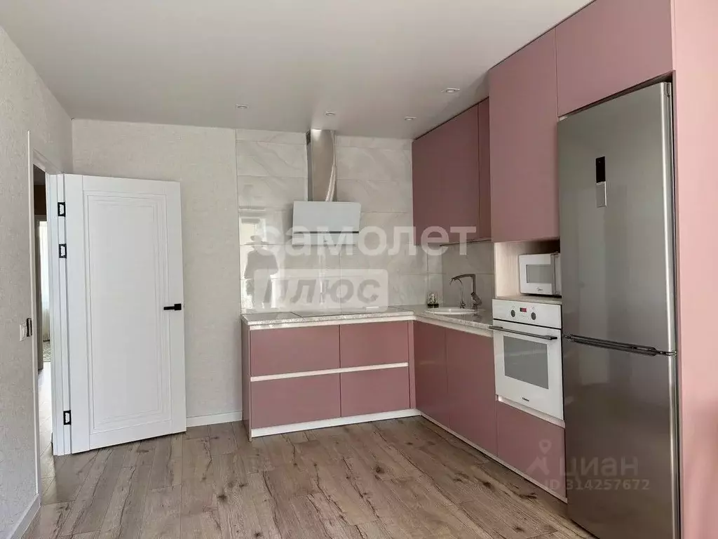 4-к кв. Удмуртия, Ижевск ул. Имени В.С. Тарасова, 1 (73.8 м) - Фото 0
