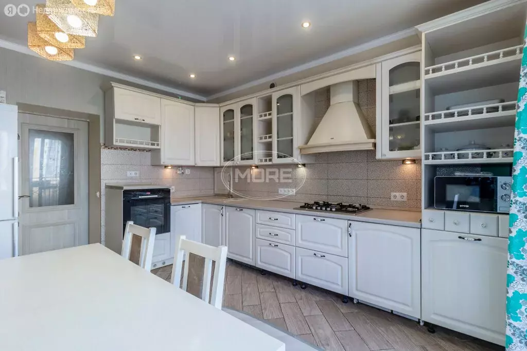 3-комнатная квартира: Калининград, улица Аксакова, 133 (96.4 м) - Фото 1