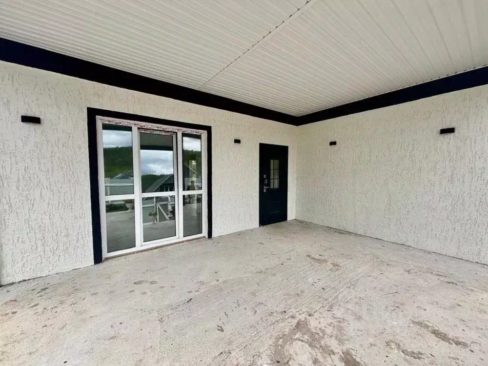 Дом в Иркутская область, Иркутский муниципальный округ, д. Карлук ул. ... - Фото 1