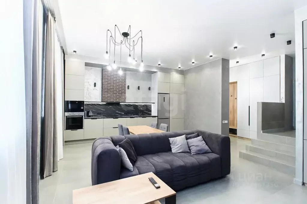 2-к кв. Тюменская область, Тюмень ул. Республики, 204к11 (100.0 м) - Фото 2