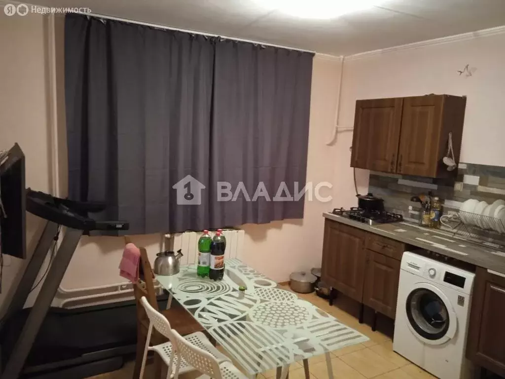 3-комнатная квартира: Лобня, улица Чайковского, 16 (76 м) - Фото 1