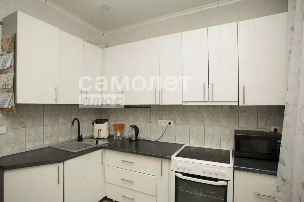 3-к кв. Кемеровская область, Кемерово ул. Патриотов, 7 (75.8 м) - Фото 1