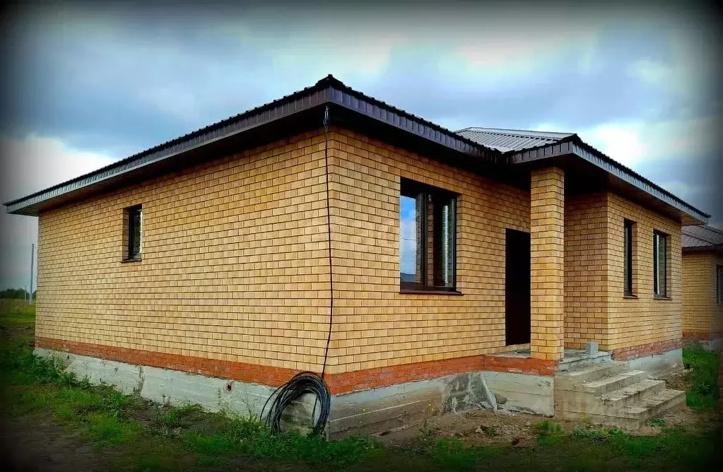 Дом в Башкортостан, Уфимский район, Русско-Юрмашский сельсовет, д. ... - Фото 0