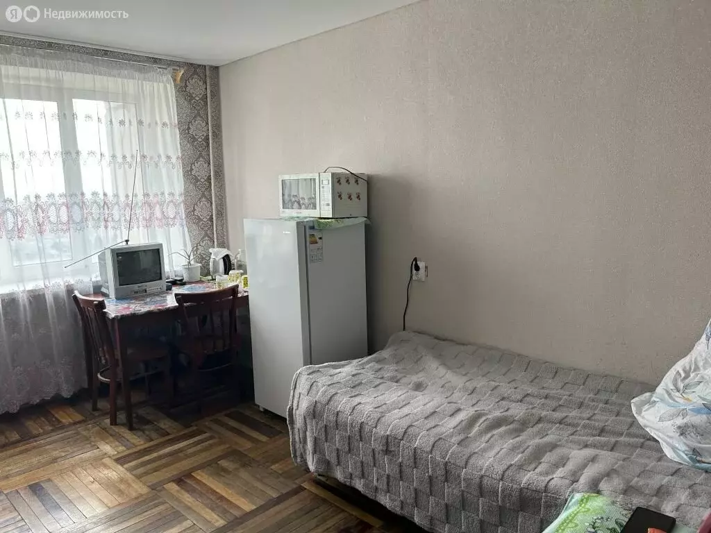 1к в 8-комнатной квартире (14.7 м) - Фото 1