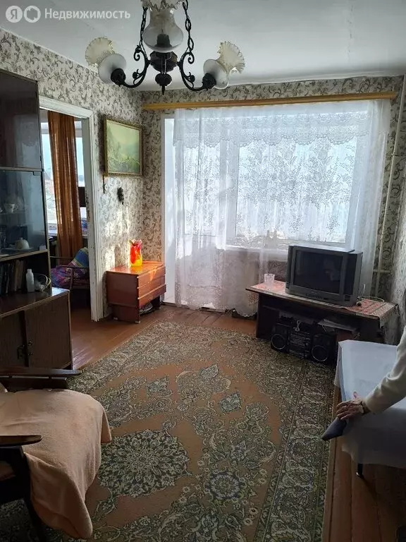 2-комнатная квартира: Ярцево, Краснооктябрьская улица, 8 (40.4 м) - Фото 1
