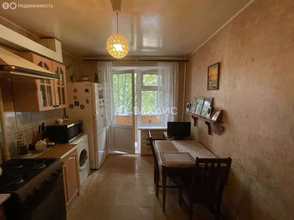 3-комнатная квартира: Лобня, улица Чкалова, 12 (67.3 м) - Фото 1