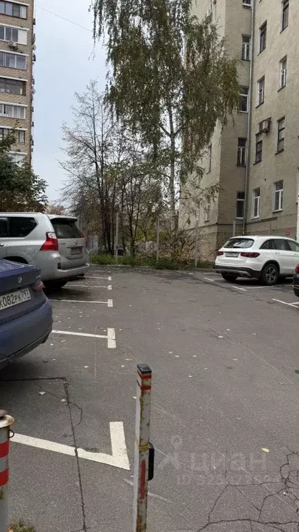 Гараж в Москва Малый Патриарший пер., 3 (12 м) - Фото 1