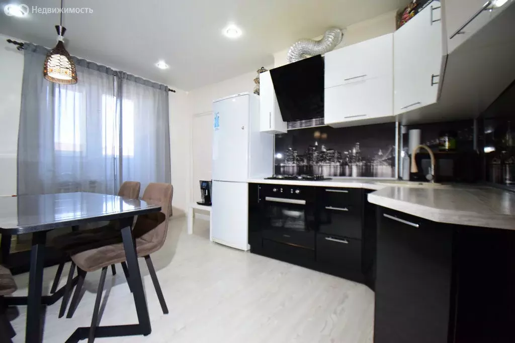 1-комнатная квартира: Туймазы, улица Гафурова, 5 (51.3 м) - Фото 2