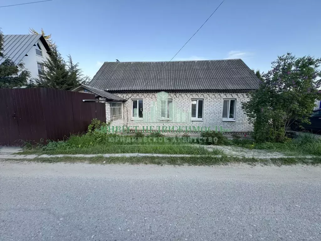 Дом в Брянская область, Брянск ул. Сакко и Ванцетти (90 м) - Фото 1