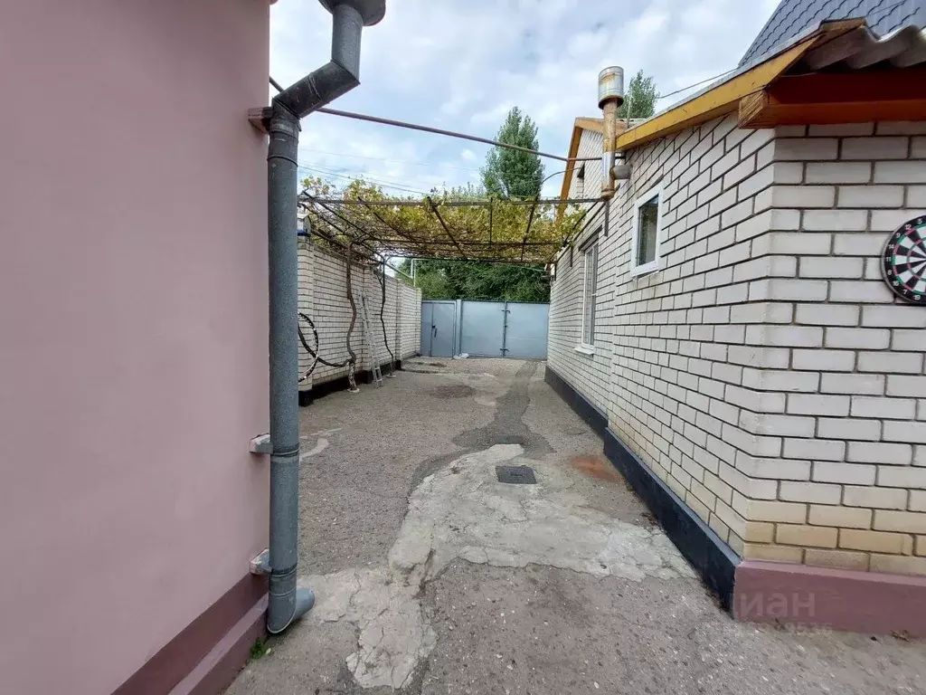 Дом в Дагестан, Махачкала ул. Салаватова, 45 (50 м) - Фото 1