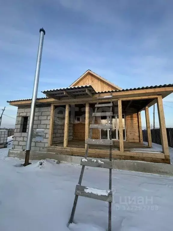 Дом в Бурятия, Улан-Удэ ул. Смоленская (100 м) - Фото 1