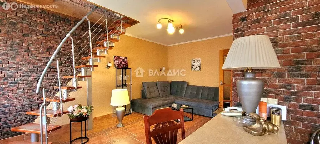 3-комнатная квартира: Калининград, улица Виктора Гакуна, 2 (81 м) - Фото 1