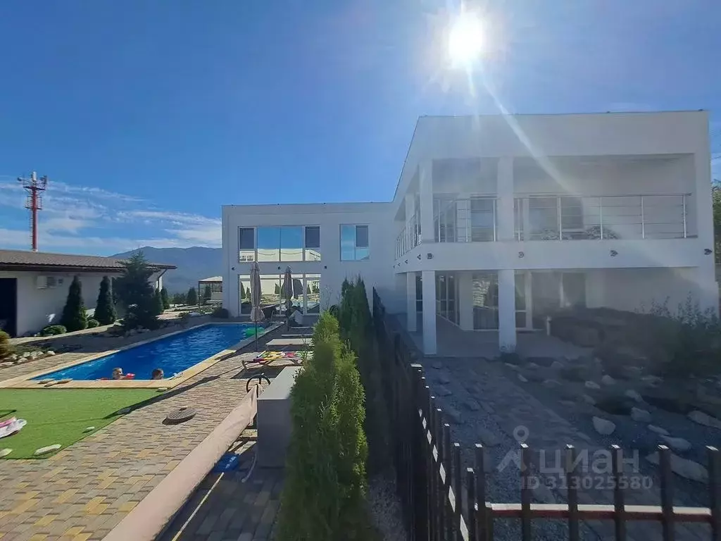 Дом в Крым, Алушта муниципальный округ, с. Верхняя Кутузовка ул. ... - Фото 0