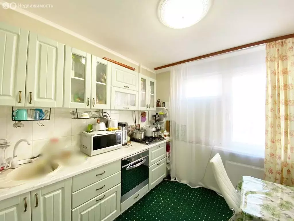 3-комнатная квартира: Новый Уренгой, район Северная Жилая Часть, ... - Фото 2