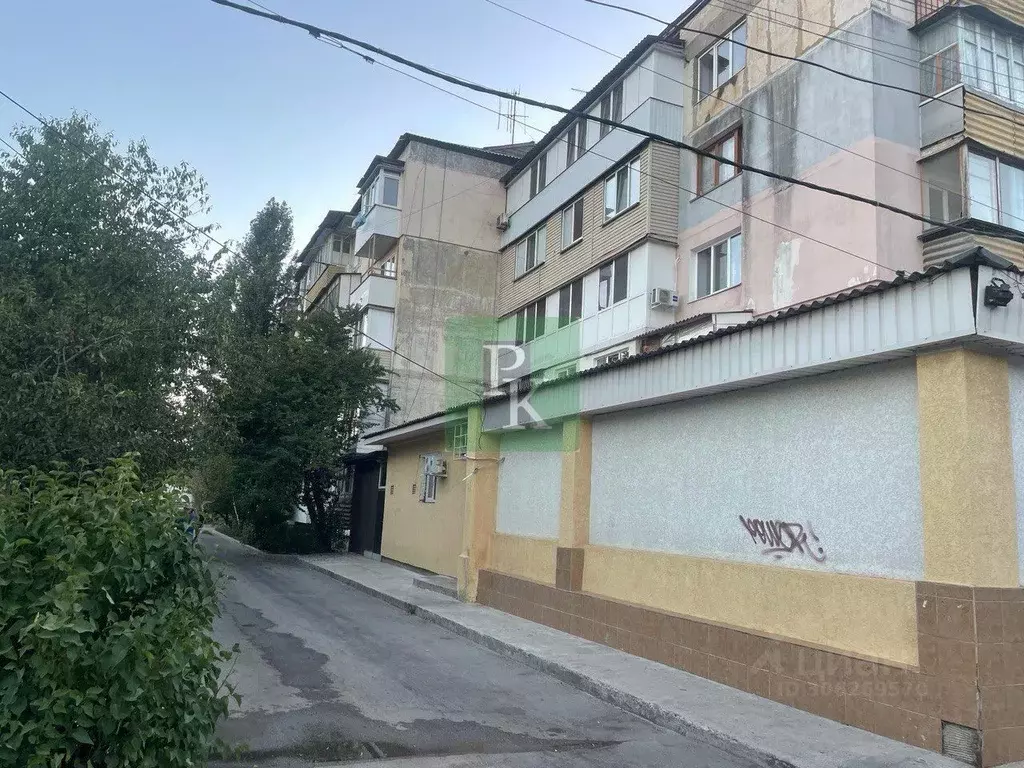 Гараж в Крым, Симферополь ул. Ларионова, 36 (155 м) - Фото 1